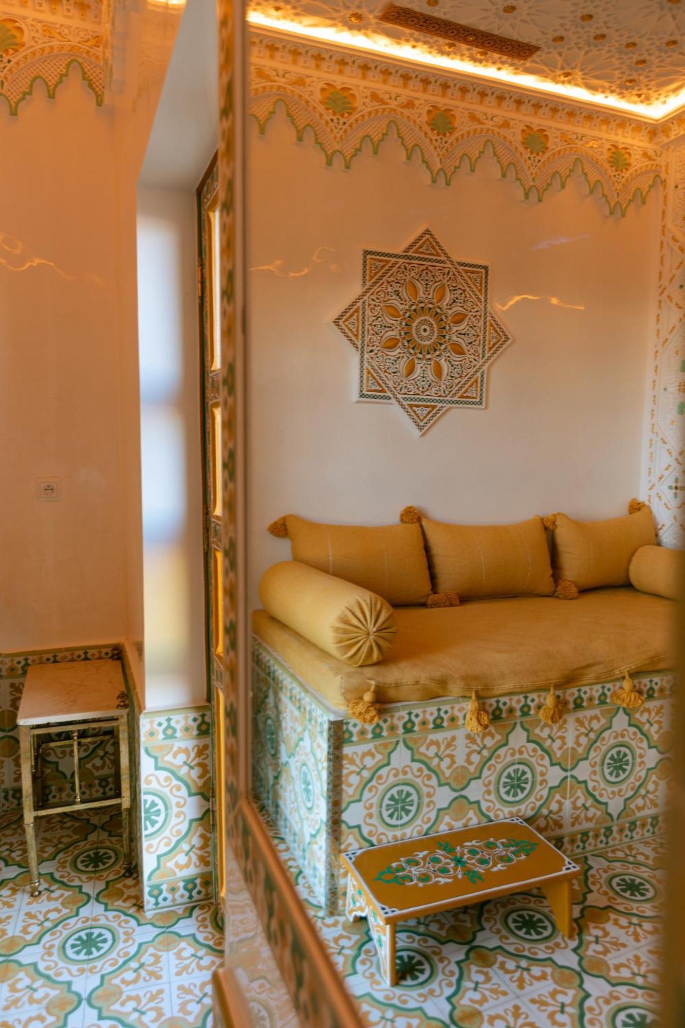 Colorful Traditional Riad W/Views Of Spain Tanger Exterior foto