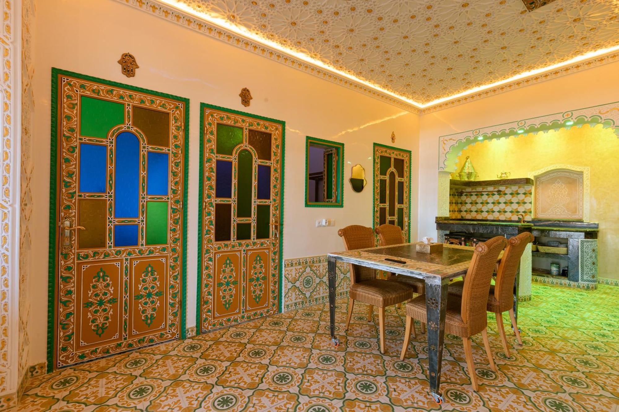 Colorful Traditional Riad W/Views Of Spain Tanger Exterior foto