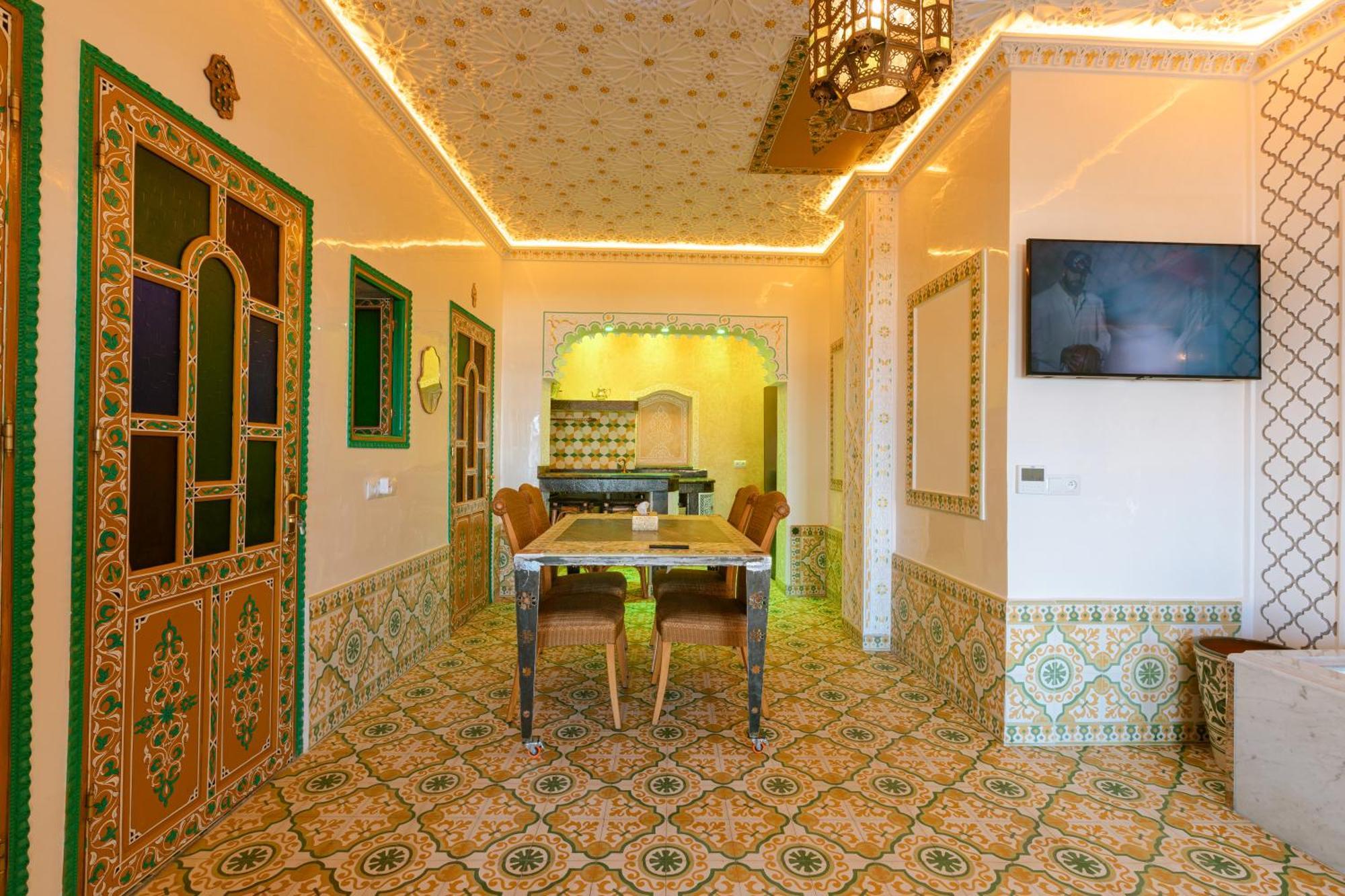 Colorful Traditional Riad W/Views Of Spain Tanger Exterior foto